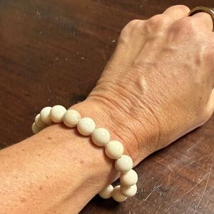 Elegant Cream Beaded Bracelet